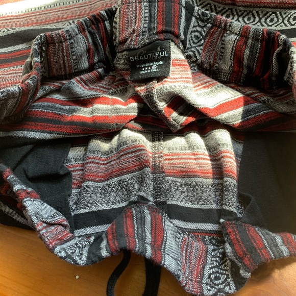 Men’s Aztec print shorts. Men’s size Xl - Picture 2 of 9